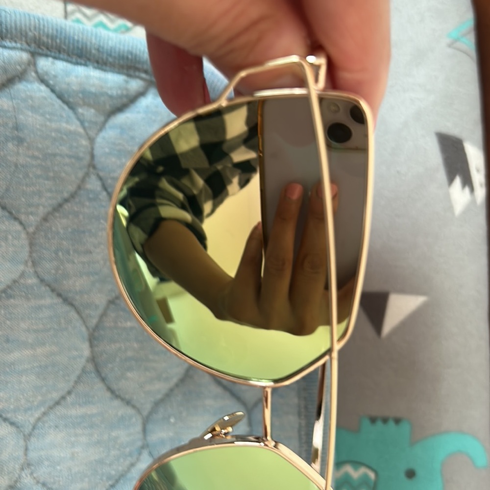 Shades - Picture 3 of 4